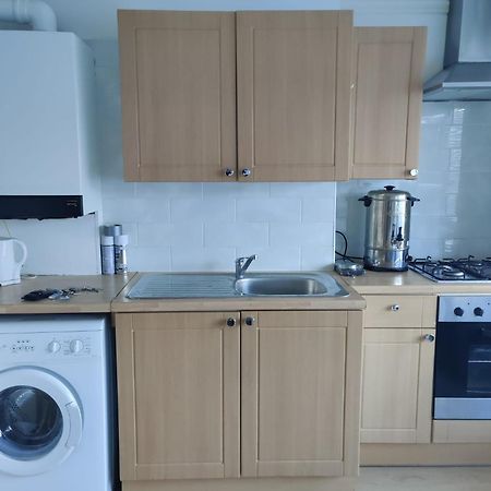 Апартаменты Studio On Golders Green Road Лондон Экстерьер фото